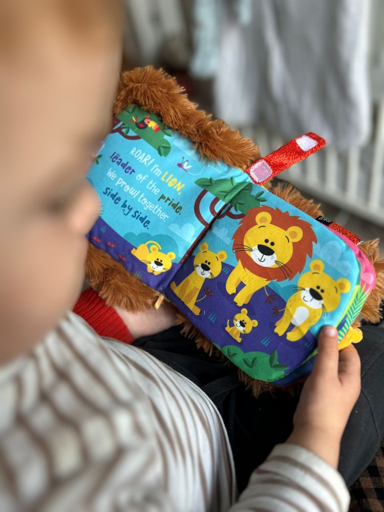 Hand-Puppet Cloth Book Lion